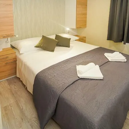 Ferias Mobile Homes 4*